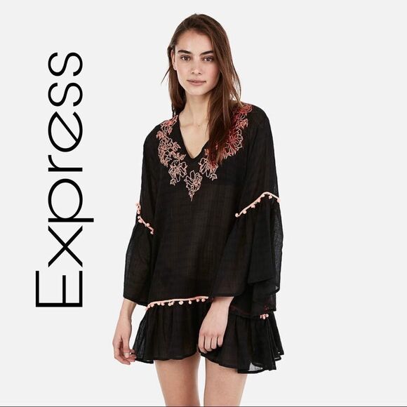 ✨HP✨Floral Embroidered Pom Tunic Swim Cover-Up✨ - Picture 1 of 2